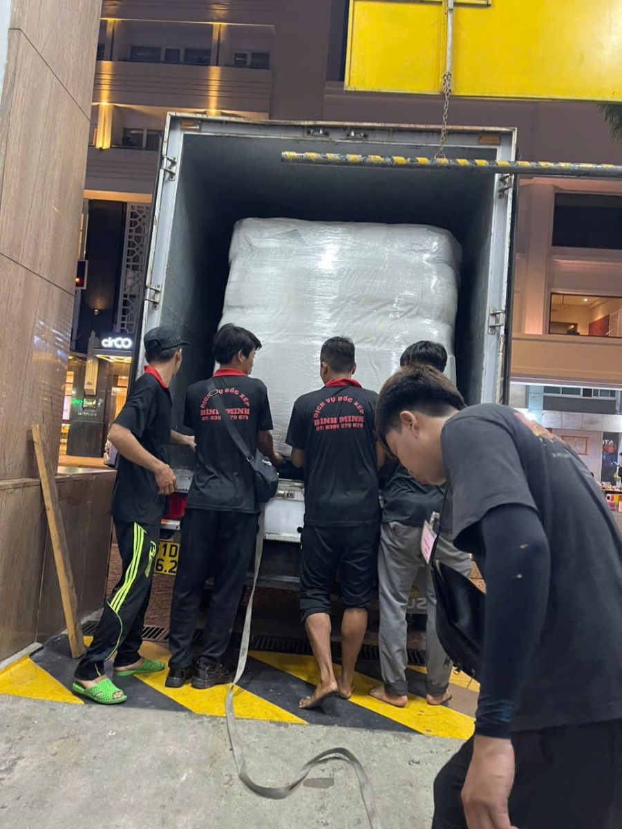 Dịch Vụ Bốc Xếp Chuyên Nghiệp Tại Bình Dương