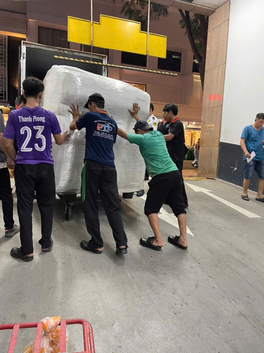 Dịch Vụ Bốc Xếp Chuyên Nghiệp Tại Bình Dương