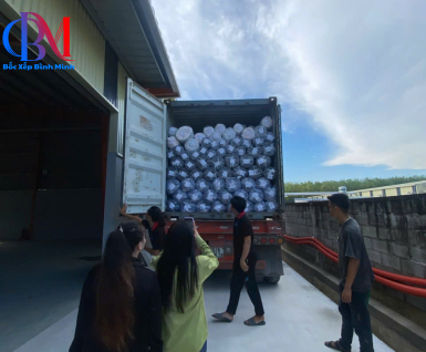 Bốc Xếp Hàng Hoá Tại Tân Uyên Bình Dương